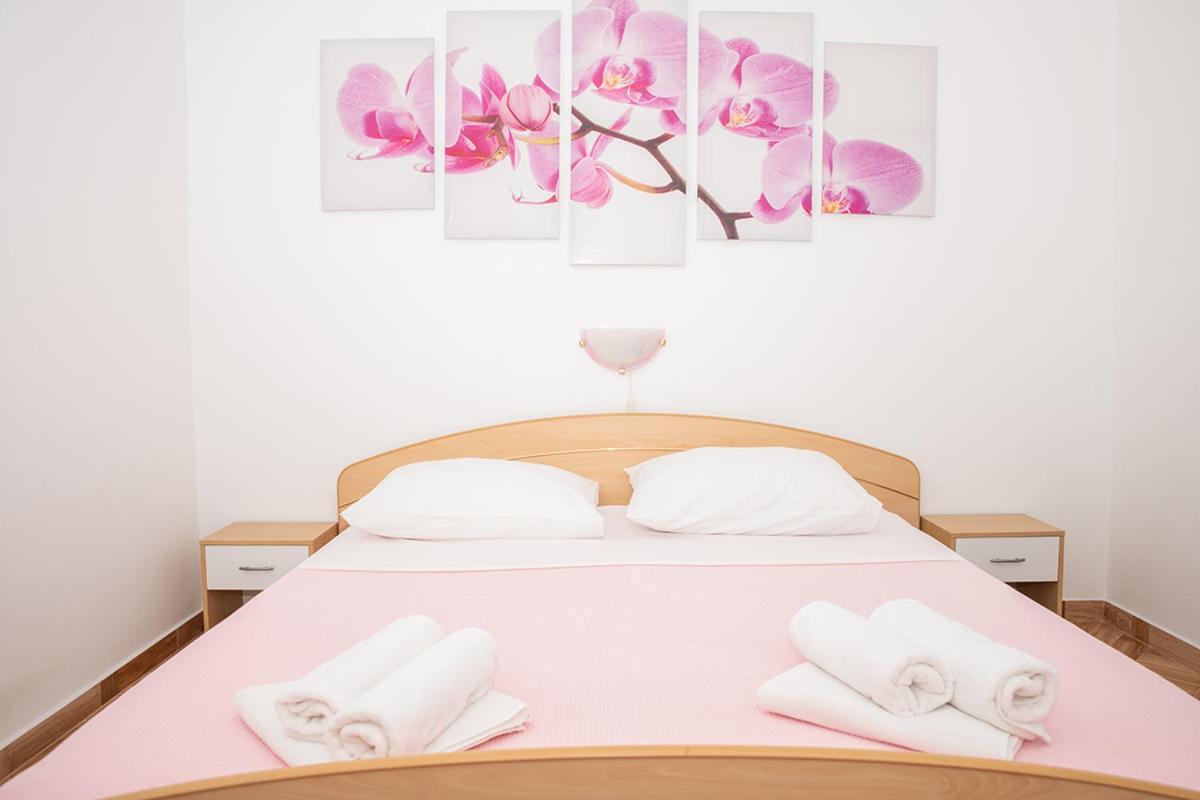 Apartman Mira i Denis Supetarska Draga Oda fotoğraf
